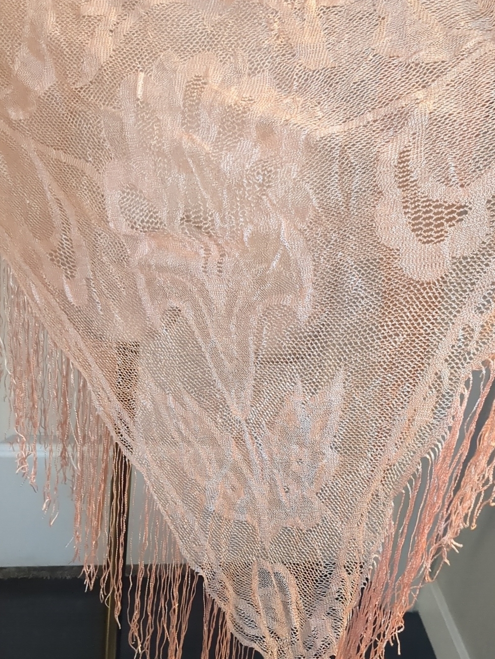Vintage 60s Peach Sheer Floral Lace Shawl Fringe Edges Long Elegant Wrap - Picture 5 of 8